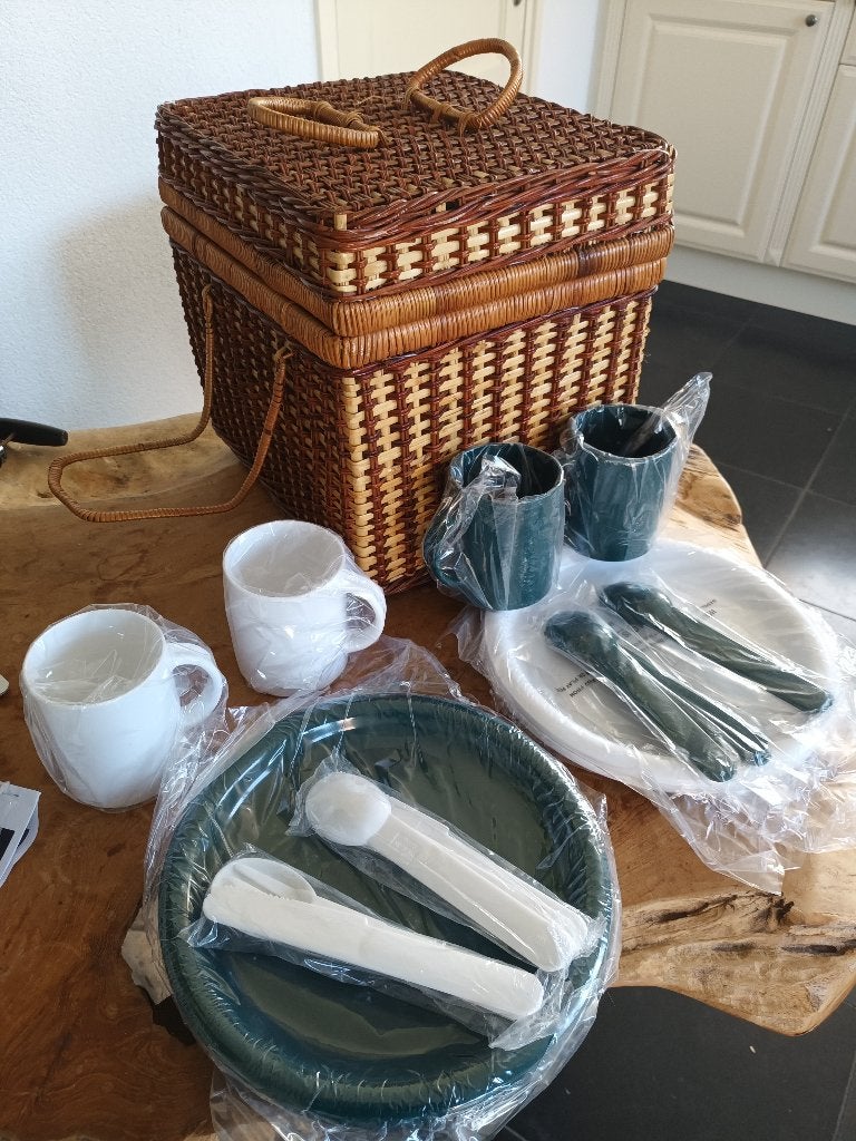 Complete rieten picknickmand - Zo goed als nieuw, Ophalen of Verzenden, Zo goed als nieuw, Nvt, Nvt
