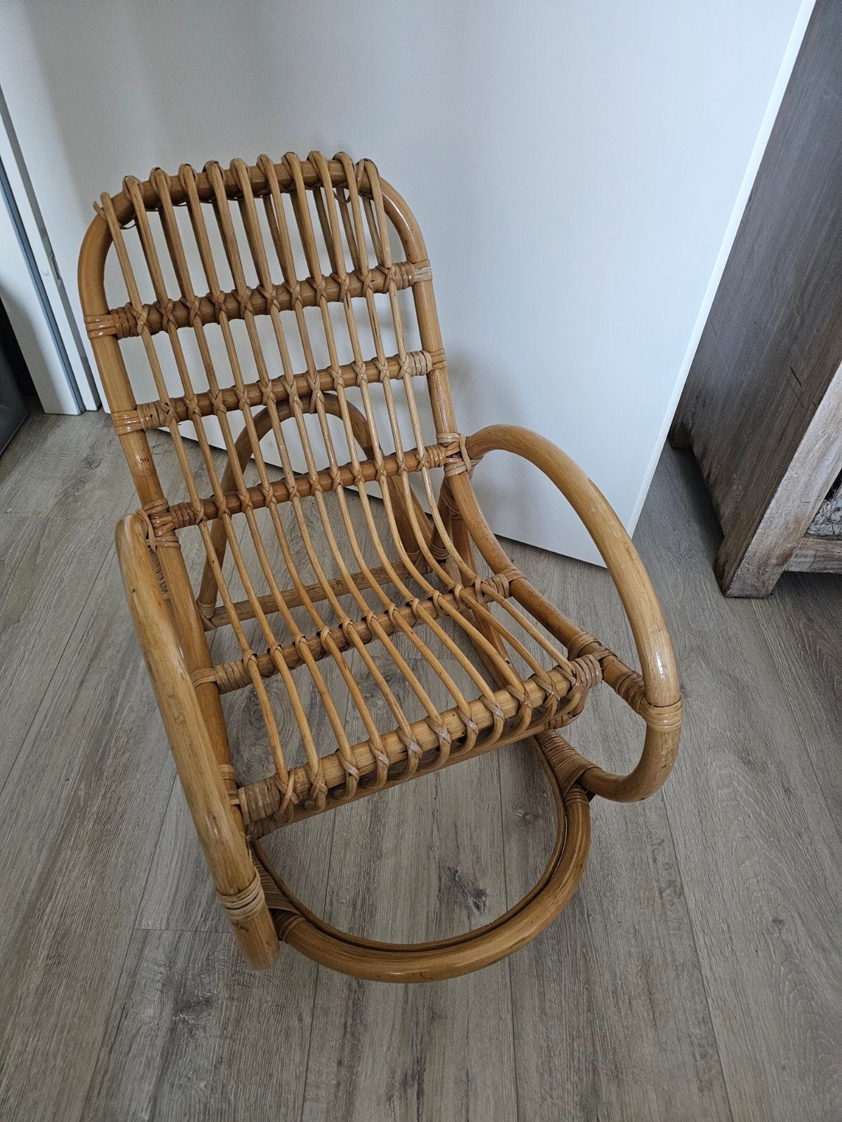 Rotan kinder schommelstoel, Ophalen, Zo goed als nieuw, Stoel(en)