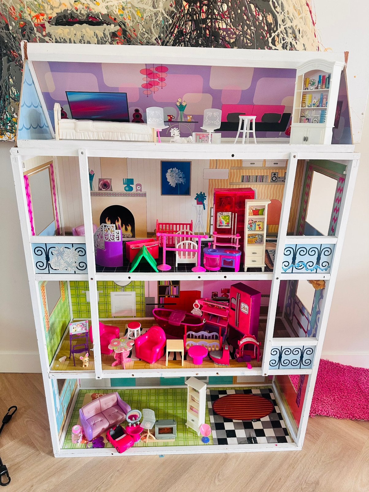 Groot houten poppenhuis met inboedel, poppen (40), paarden, Ophalen of Verzenden, Zo goed als nieuw, Poppenhuis