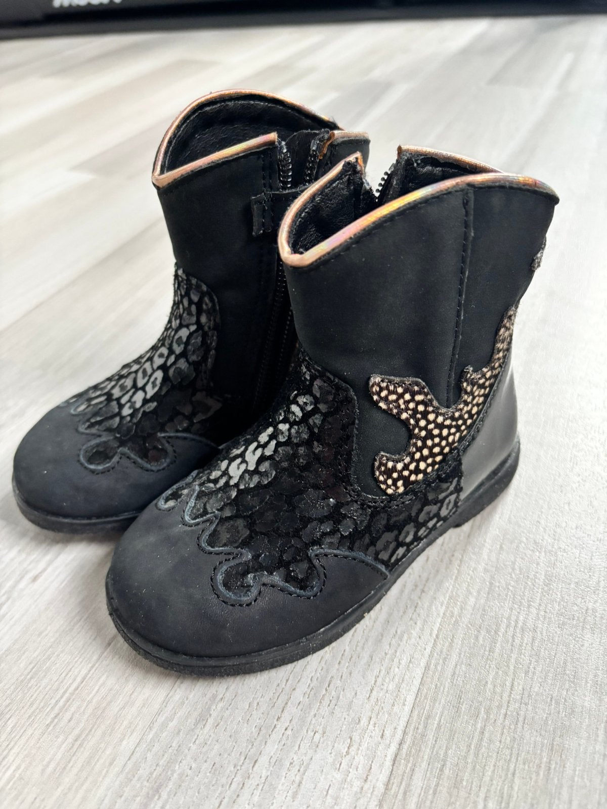 Stoere, nieuwe leren laarsjes, maat 24, Keq, Meisje, Laarsjes, Nieuw, Ophalen of Verzenden