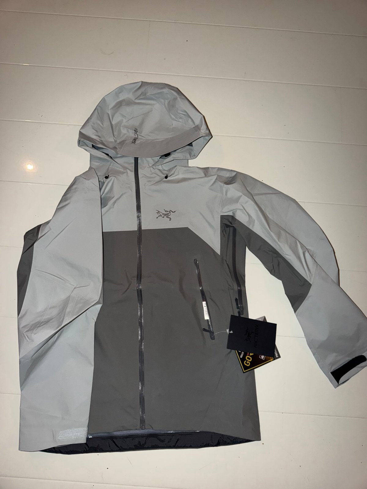 Arcteryx Beta AR Jacket Heren - Nieuw met labels, Ophalen of Verzenden, Nieuw, Maat 52/54 (L), Grijs
