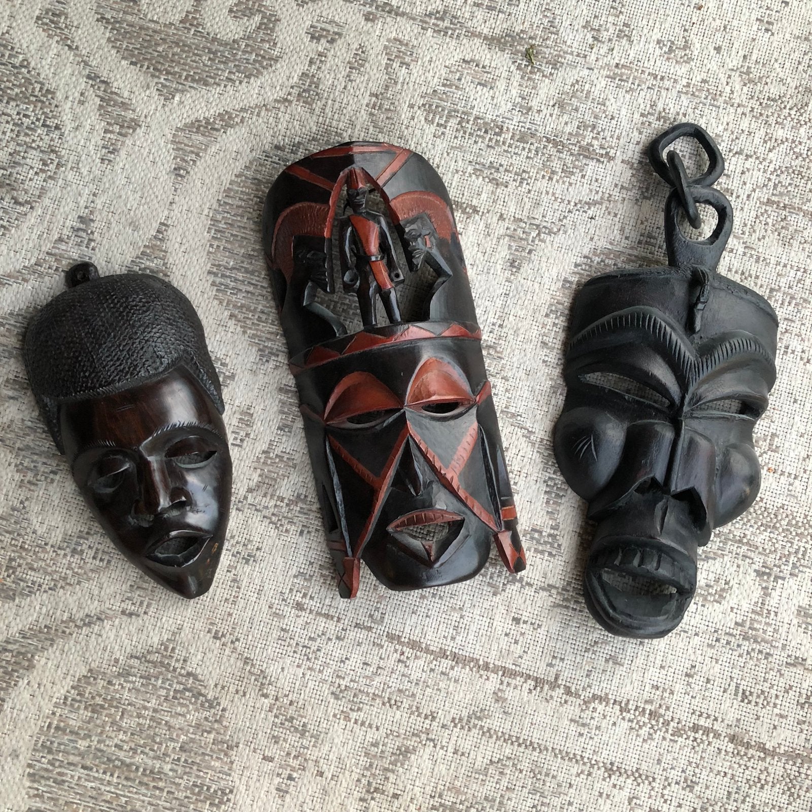 Set handbewerkte Afrikaanse maskers, Antiek en Kunst, Hout, Bruin, Afrika, Ophalen of Verzenden