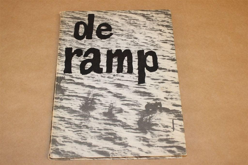 Boek over de watersnoodramp - 1953 - met kaart, Ophalen of Verzenden, Zo goed als nieuw