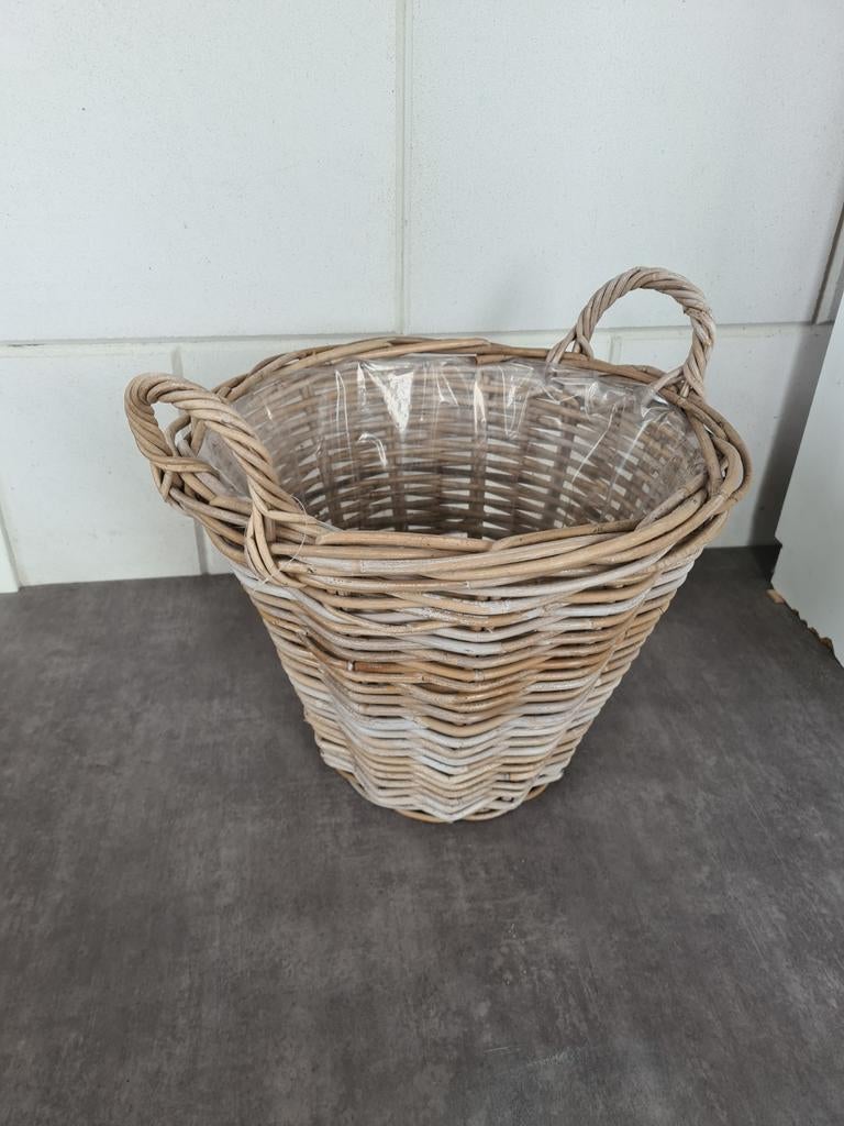 Rieten gevlochten mand, Huis en Inrichting, Ophalen, Gebruikt, Mand, Riet