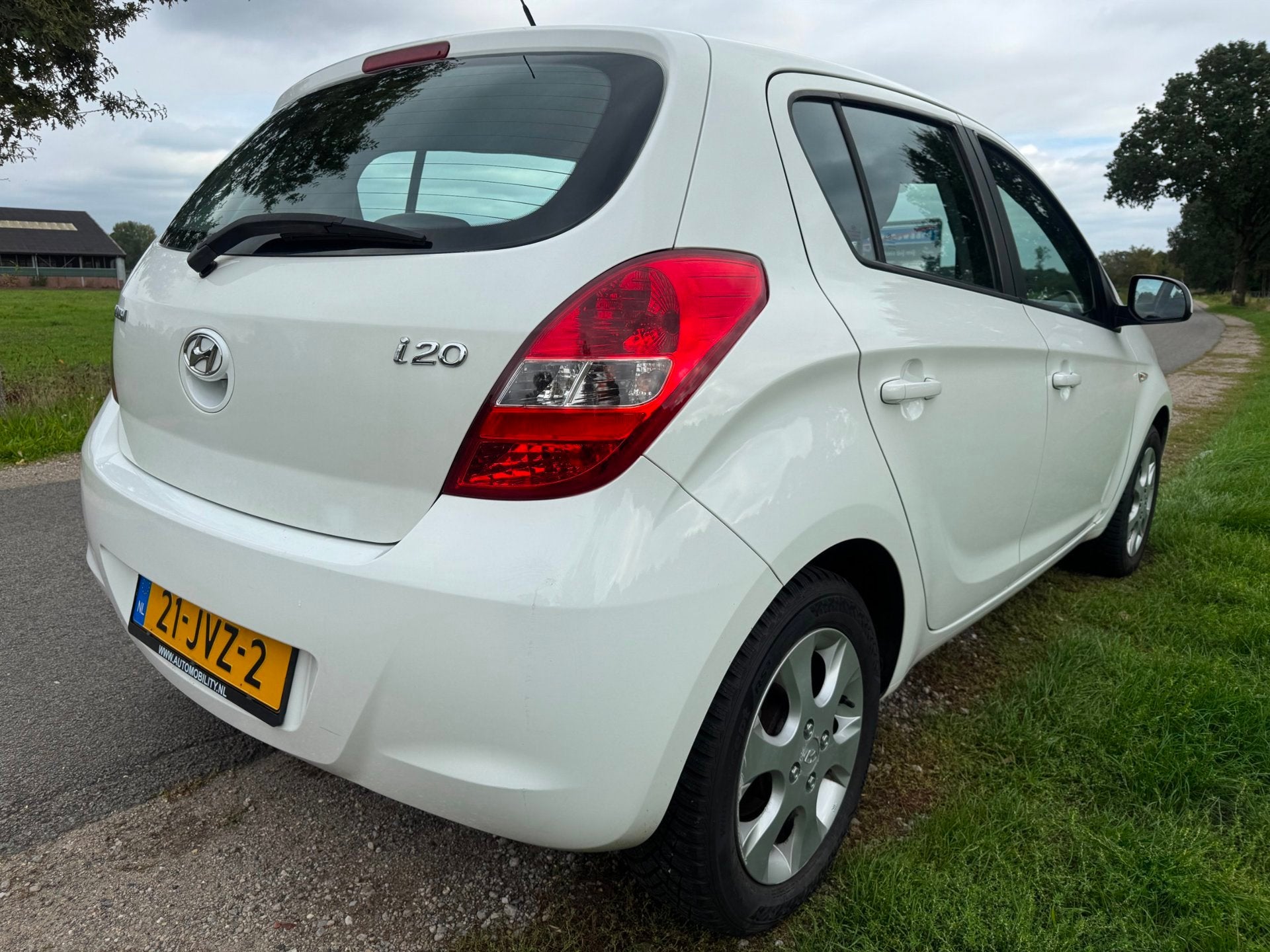 Hyundai I20 1.6i i-Catcher DEALER onderhouden|airco|leder, Auto's, 450 kg, 4 cilinders, Leder en Stof, Wit