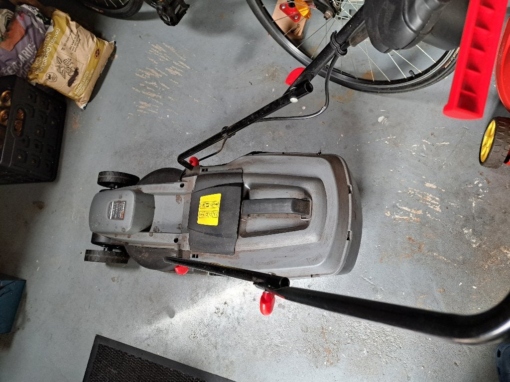 Grasmaaier zwart elektrisch met opvangbak