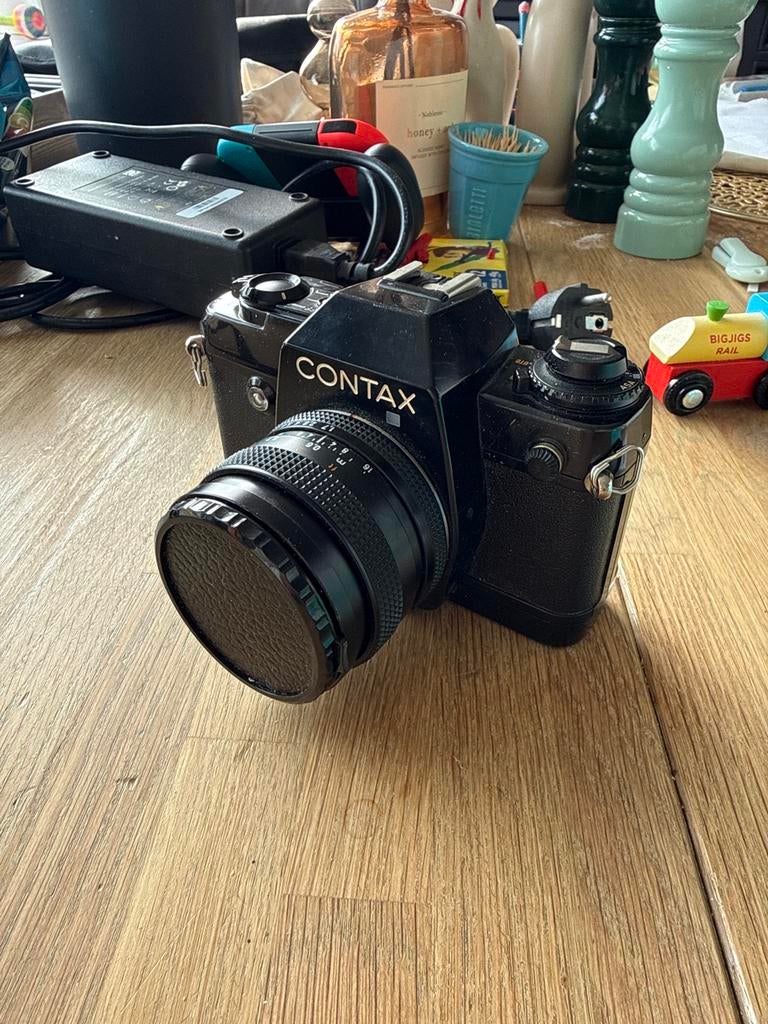 Contax 137 MD Quartz met Carl Zeiss Planar 1.7/50 lens, Audio, Tv en Foto, Fotocamera's Analoog, Ophalen of Verzenden, Gebruikt