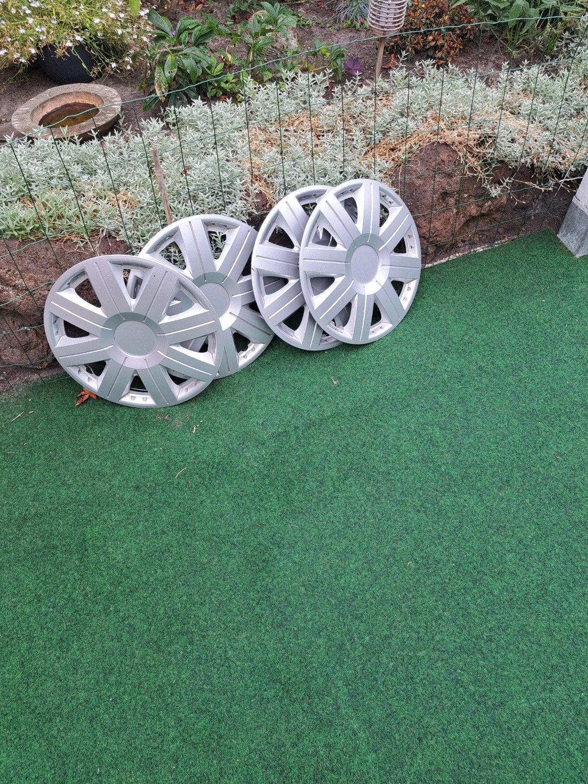 4 zilverkleurige kosmos wieldoppen 14 inch, Auto diversen, Wieldoppen, Ophalen, Gebruikt