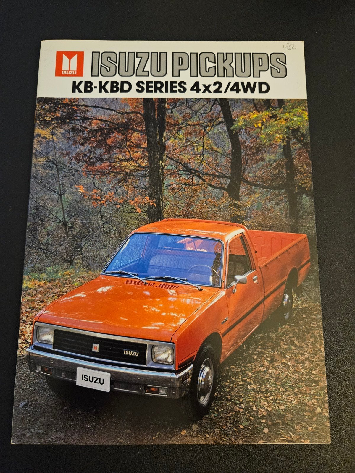 Brochure Isuzu Pickups KB / KBD Series 1982, Ophalen of Verzenden, Zo goed als nieuw, Overige merken