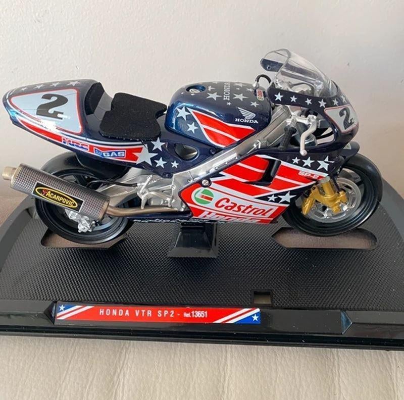 Honda VTR1000 SP-2 1:10 13651, May Cheong Group France S.A.S., Nieuw, Motor, Parc Ariane - Le Vénus