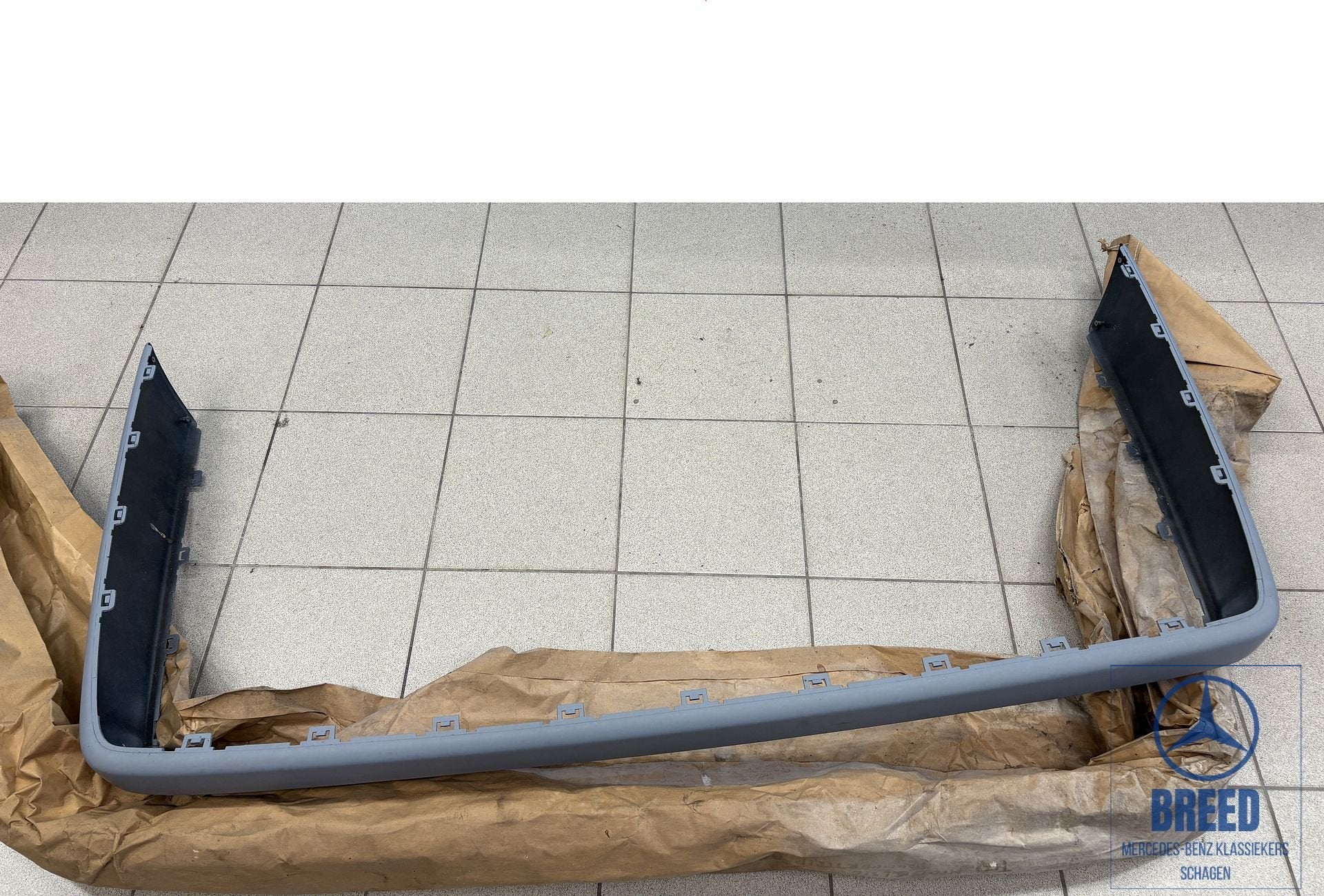 NOS stootlijst achterbumper voor Mercedes-Benz W124 Mopf 2, Ophalen, -, Nieuw, -