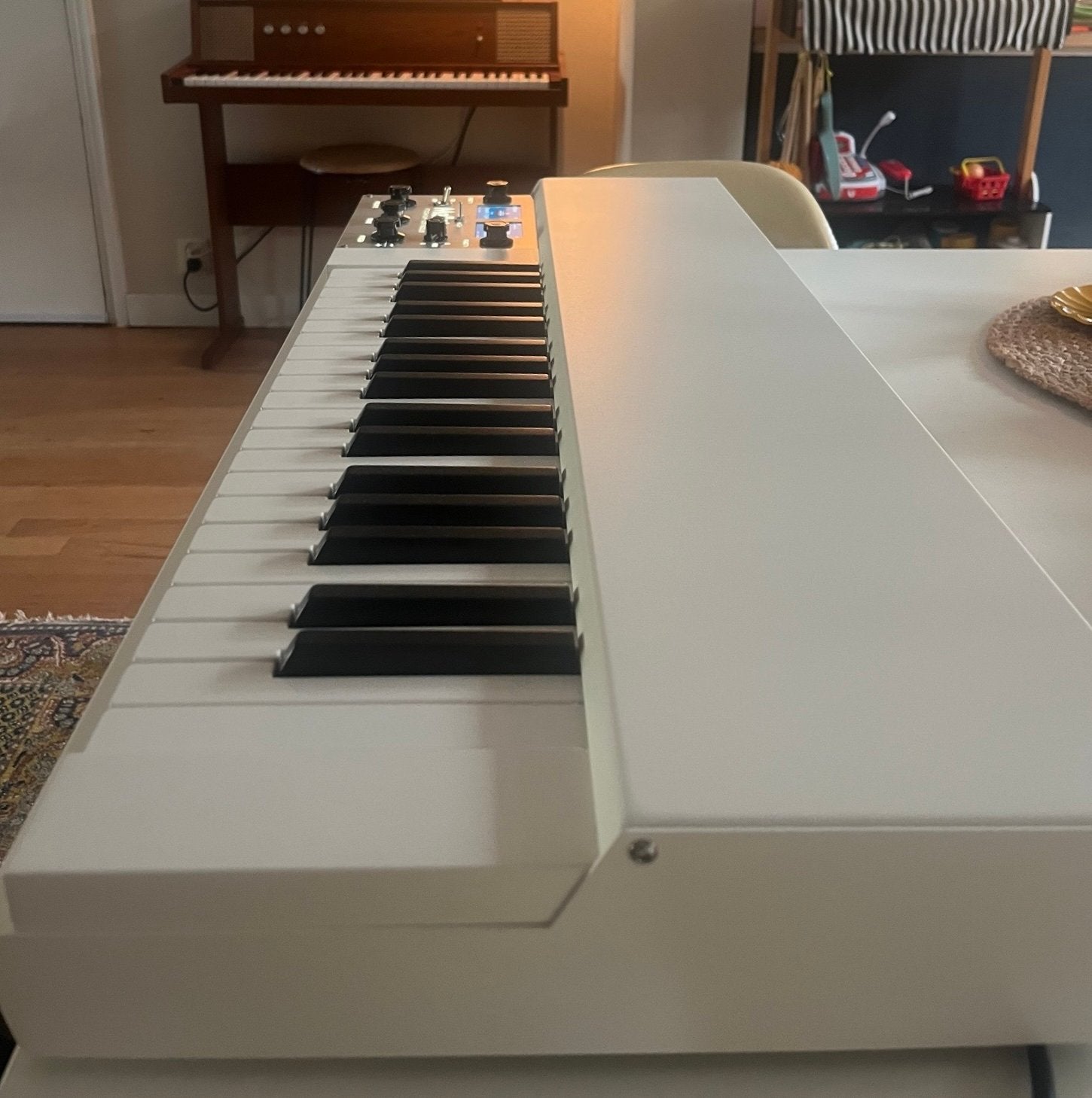Mellotron M4000D Mini - Digitale Mellotron, Muziek en Instrumenten, Midi-aansluiting, Zo goed als nieuw, Ophalen, 49 toetsen