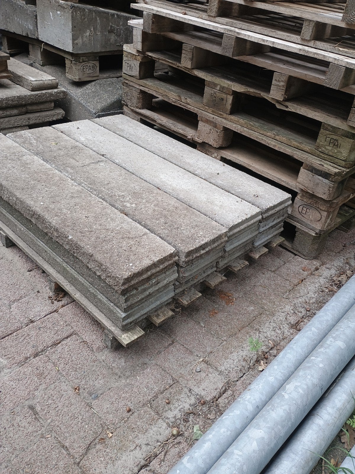 12 gebruikte opsluitbanden 6x20 grijs, Tuin en Terras, Ophalen, Gebruikt, 100 tot 200 cm, Minder dan 25 cm