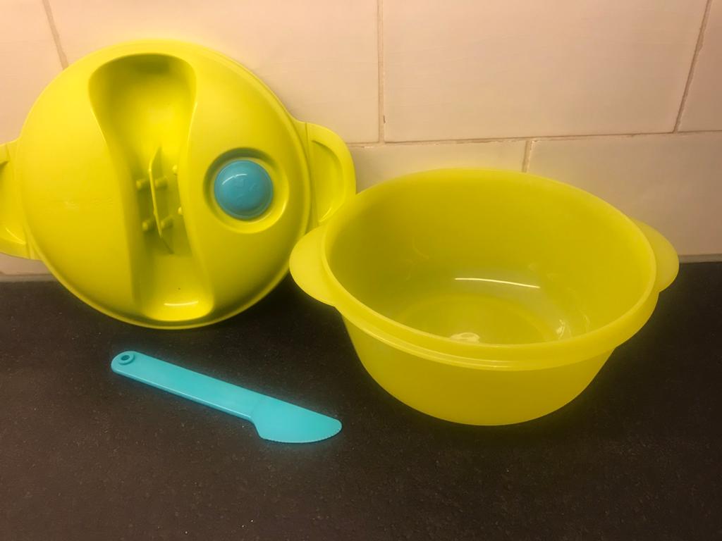 Tupperware crystalwave party magnetronschaal 1.5 liter, Huis en Inrichting, Keuken | Tupperware, Ophalen of Verzenden, Zo goed als nieuw