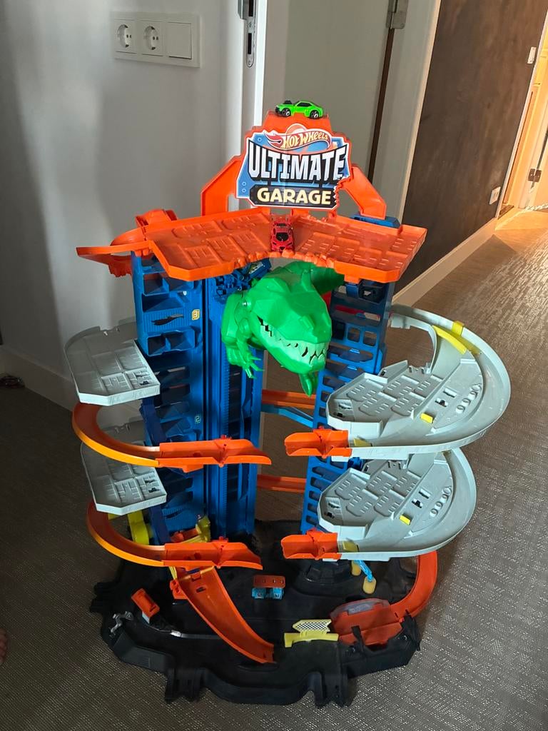 Hot Wheels Ultimate Garage T-Rex - Groot Speelplezier!, Ophalen, Racebaan, Zo goed als nieuw, Hot Wheels