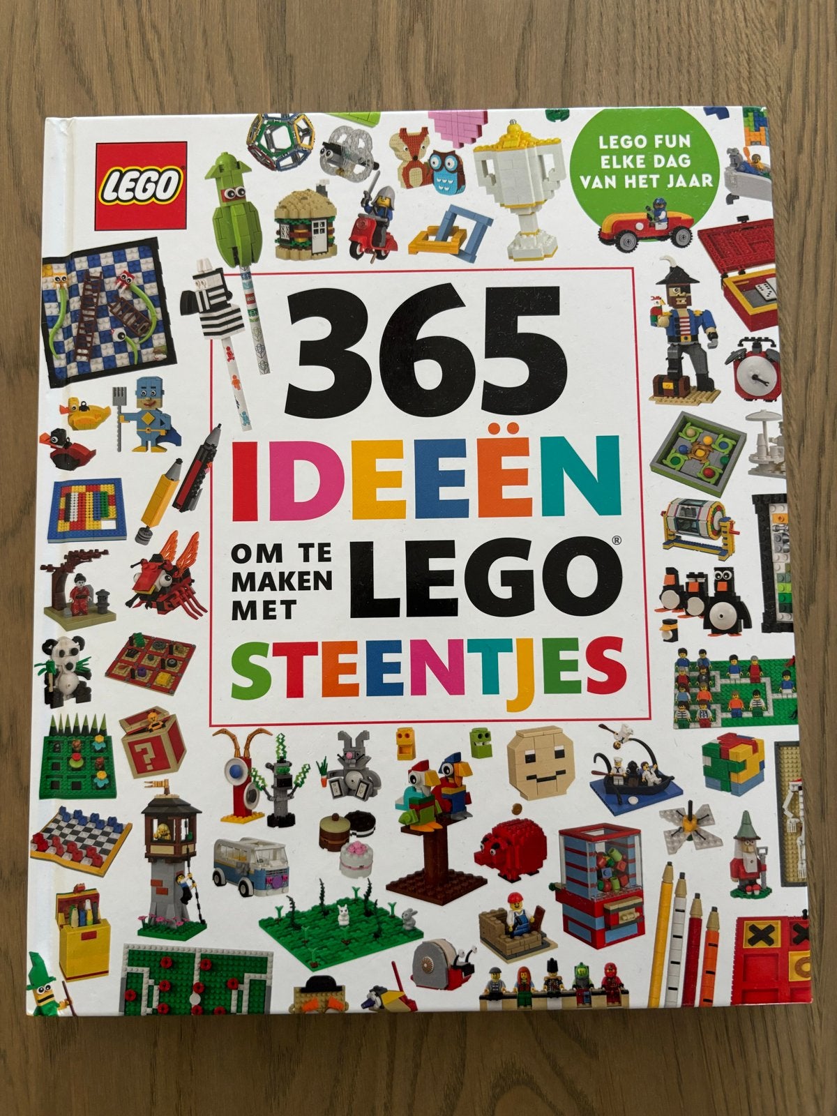 LEGO 365 Ideeën om te maken met LEGO steentjes, Ophalen of Verzenden, Zo goed als nieuw, Overige typen, Lego