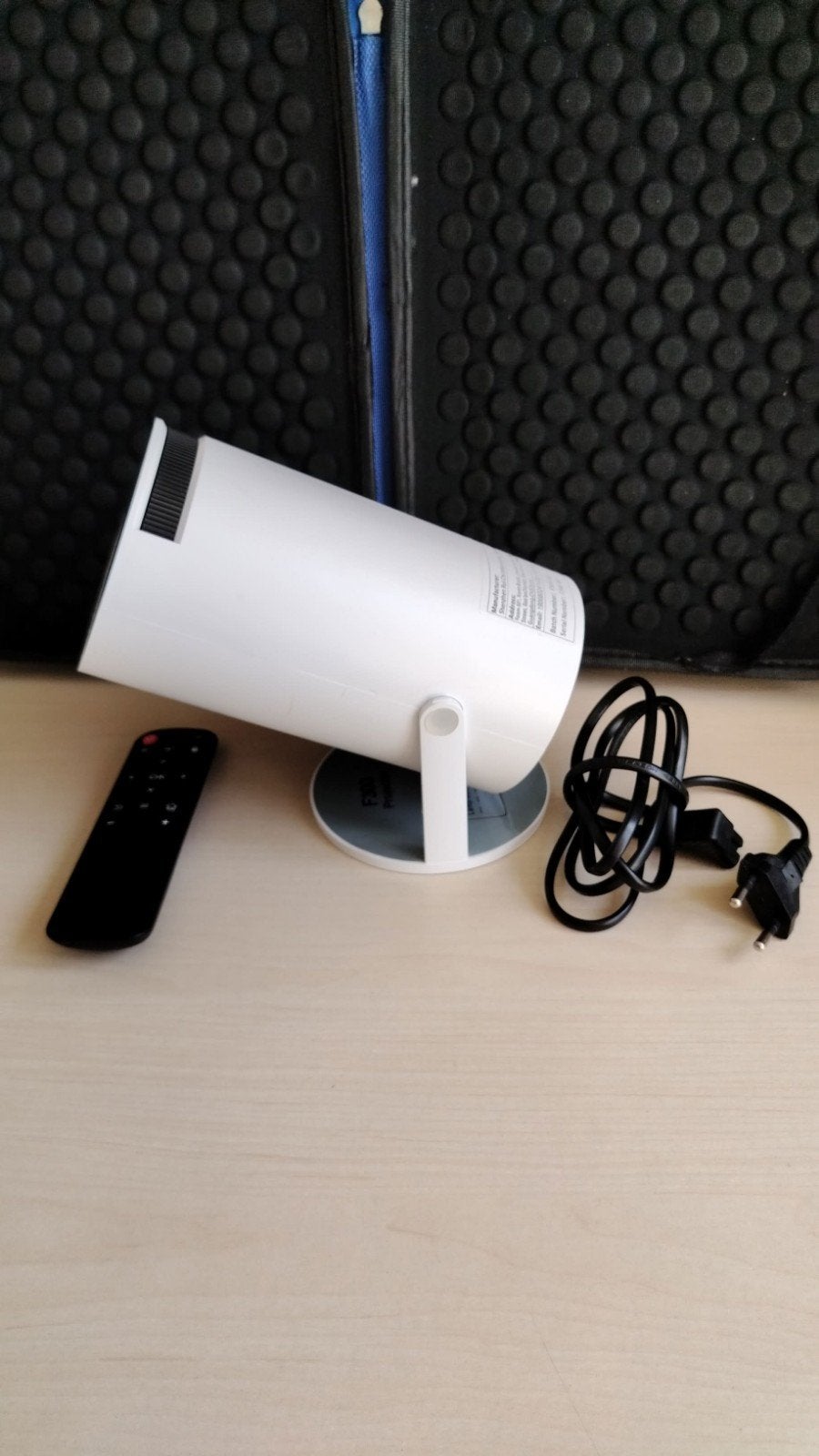 Compacte LED Beamer / Projector met Afstandsbediening, Onbekend, LED, Ophalen of Verzenden, Zo goed als nieuw