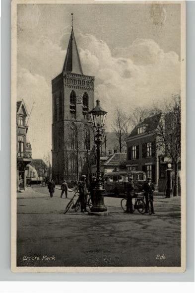 Ede Groote kerk Autobus en fietsers uitg Rembrandt No 10, Ophalen of Verzenden, 1920 tot 1940, Ongelopen, Gelderland