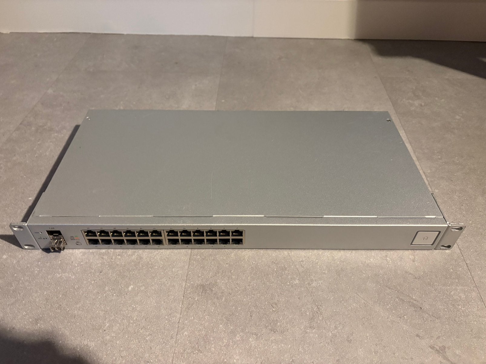 Ubiquiti UniFi Switch 24 (US-24), Computers en Software, Netwerk switches, Ophalen, Gebruikt