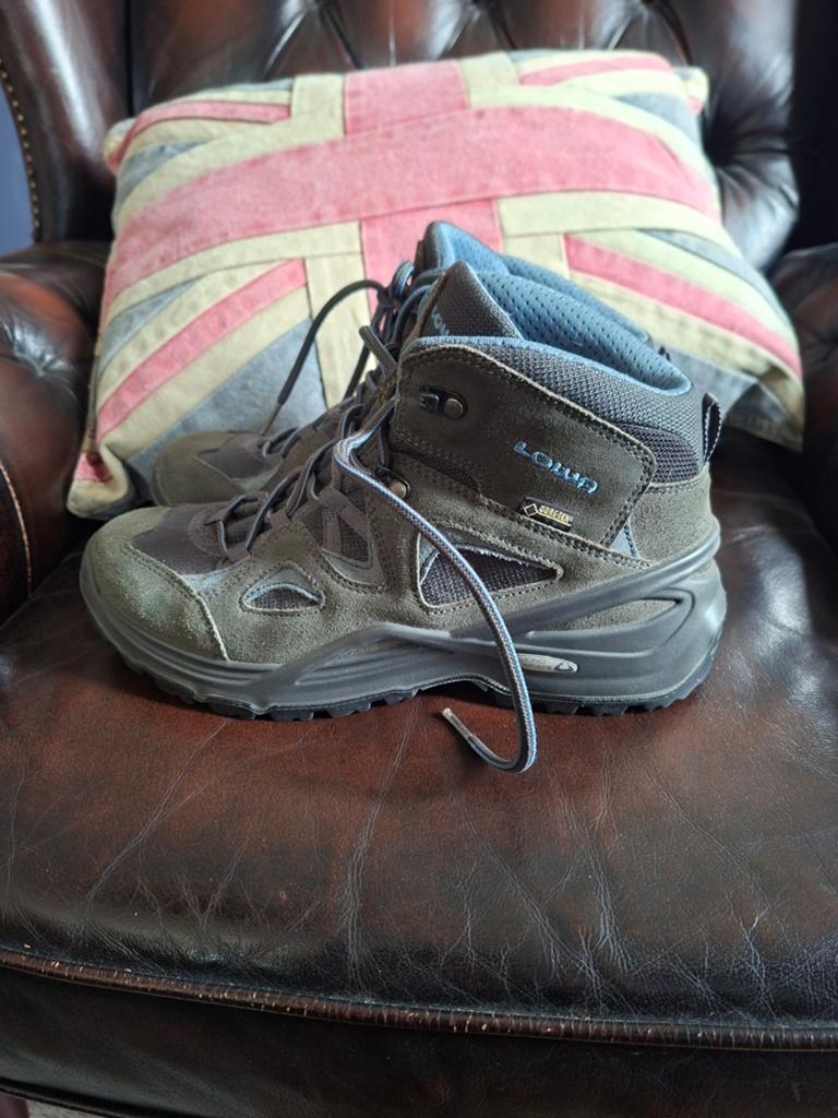 🍀 Lowa Bora gtx QC ws dames wandelschoenen maat 39, Ophalen of Verzenden, Zo goed als nieuw, Schoenen