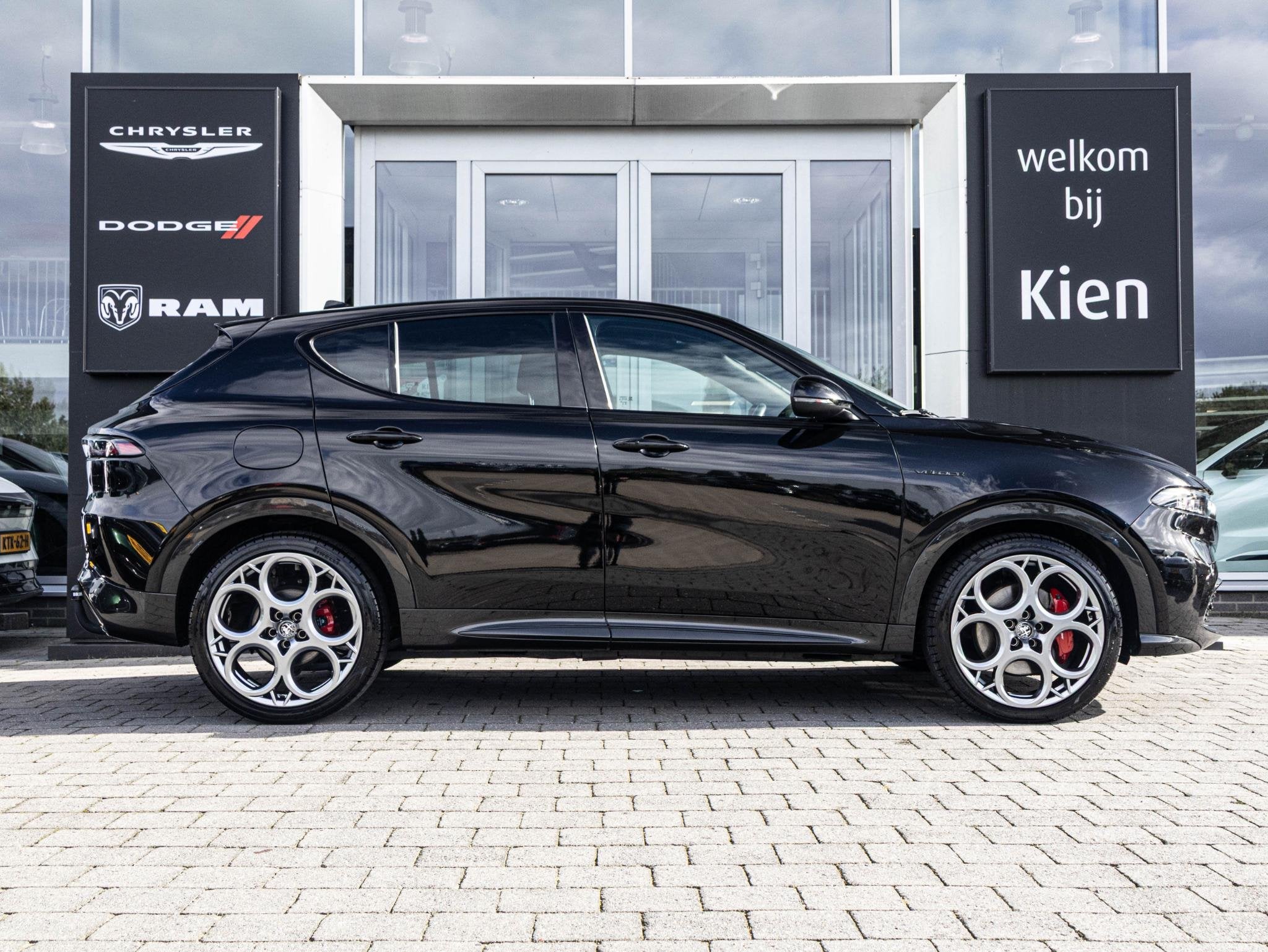 Alfa Romeo Tonale 1.5T Hybrid Veloce | Elektrisch glazen pan, Auto's, Dealer onderhouden, Gebruikt, 4 cilinders, 700 kg