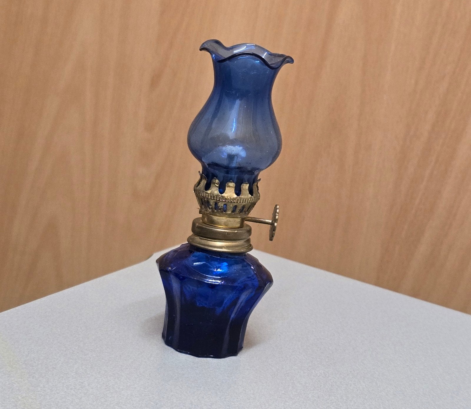 Vintage Blauwe Olielamp - Decoratieve Miniatuur Lamp, Antiek en Kunst, Ophalen of Verzenden