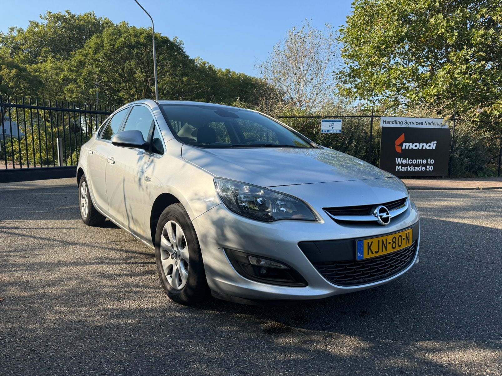 Opel Astra 1.6 Cdti 81KW Sedan 2016 Grijs, Auto's, Voorwielaandrijving, Euro 6, 4 cilinders, Grijs