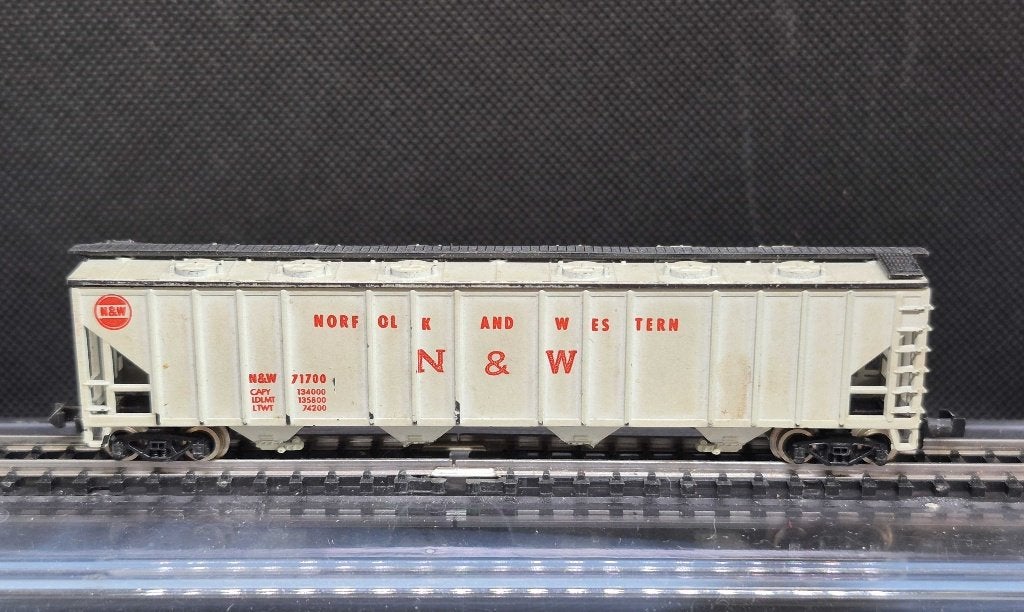 AHM 4446 - N&W 52´ 4-Bay Covered Rib Side Hopper (16381), Overige merken, Gebruikt, Gelijkstroom, Wagon