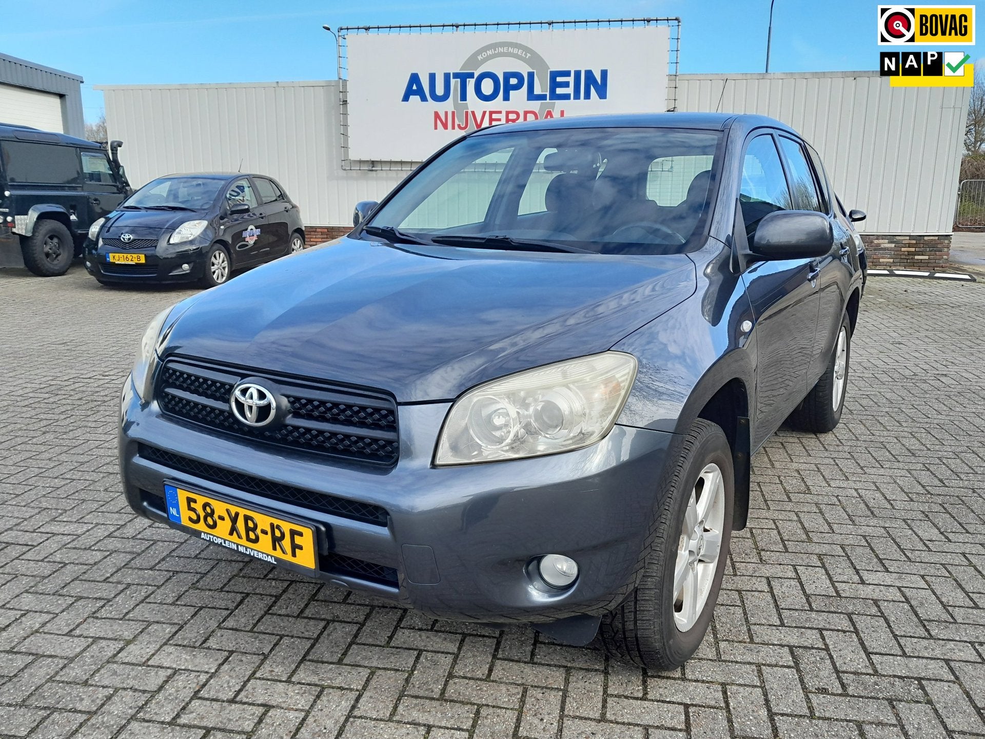 Toyota RAV4 2.0 VVTi Linea Sol mooie Youngtimer met stoer re, Stof, 4 cilinders, Automatische klimaatregeling, Origineel Nederlands