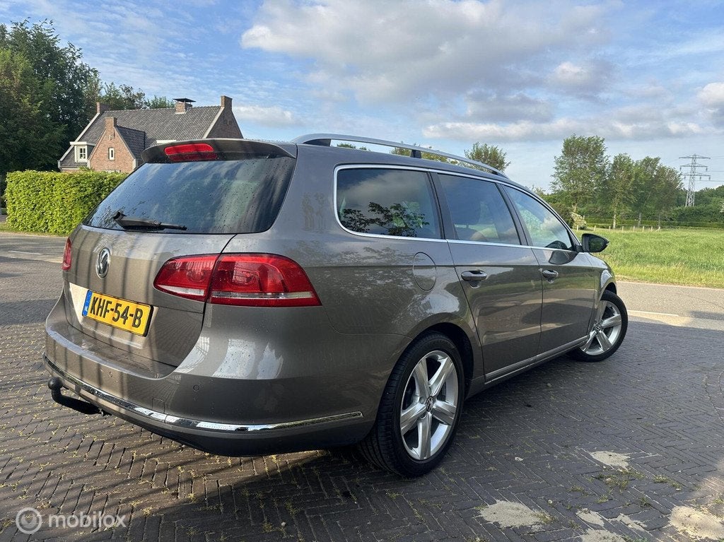 Volkswagen Passat Variant 1.8 TSI Highline DSG 161pk!✅, Stof, Gebruikt, Zwart, 4 cilinders