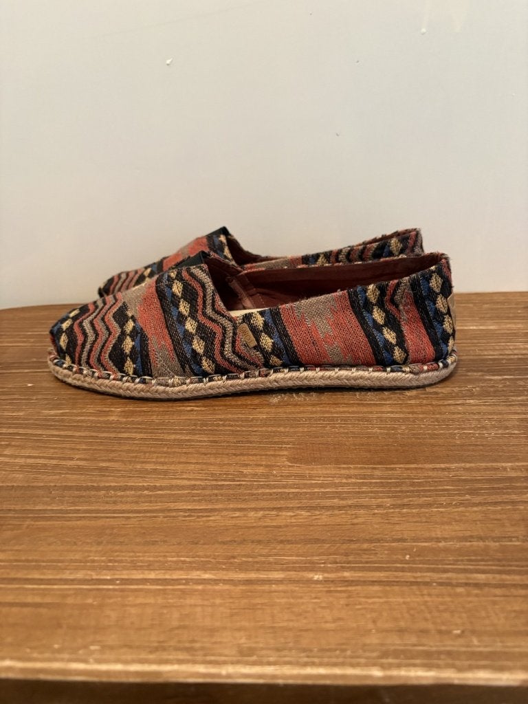 Schoenen  van het merk TOMS. Maat 43, Overige kleuren, Ophalen of Verzenden, Zo goed als nieuw, Toms