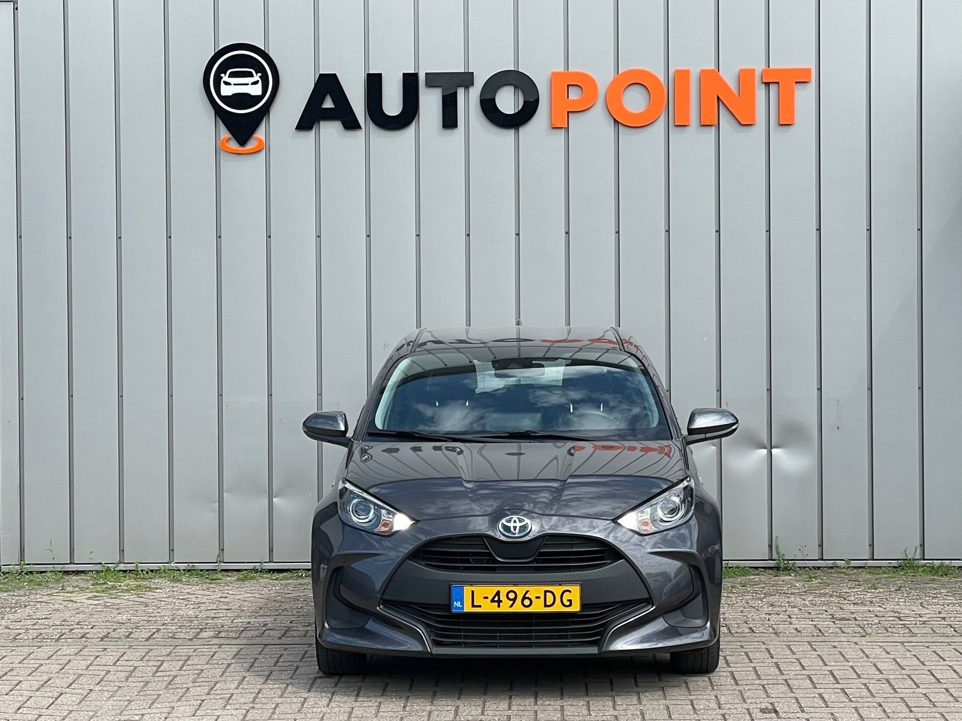 Toyota Yaris 1.5 Hybrid Active Automaat CAMERA EERSTE EIGENA, Auto's, Gebruikt, 450 kg, 49 €/maand, Bedrijf