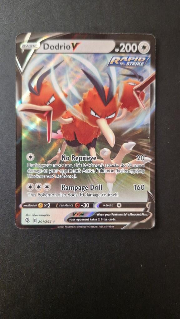 Dodrio V 201/264 Fusion Strike Pokemon, Ophalen of Verzenden, Zo goed als nieuw, Losse kaart