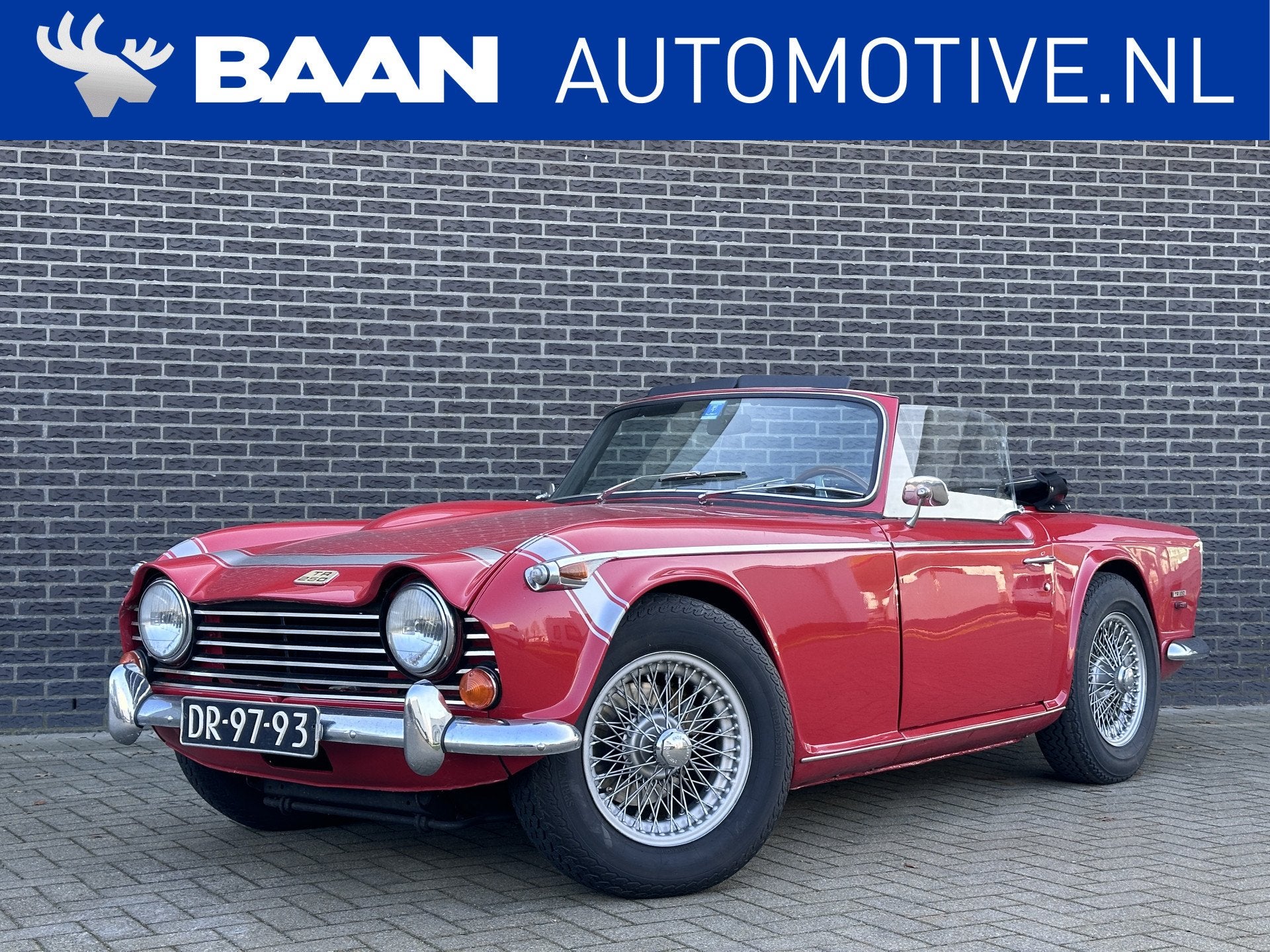 Triumph TR 250 (bj 1967), Auto's, Zwart, Triumph, 2498 cc, Leder