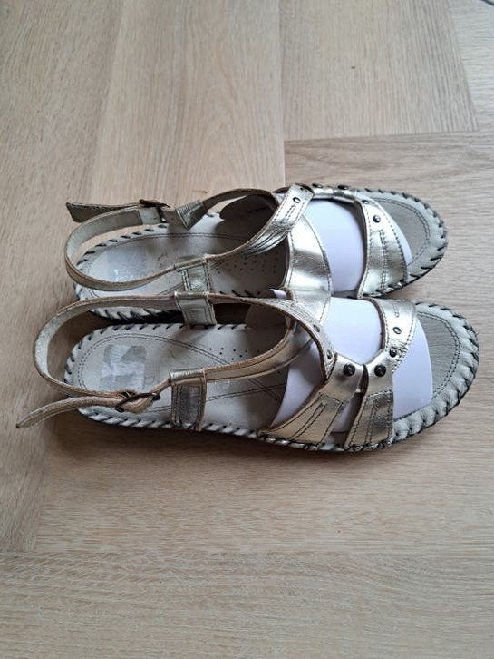 DAMES SCHOENEN MAAT 37 NIEUW MET HIELBAND KLEUR ZILVER, Kleding | Dames, Ophalen of Verzenden, Nieuw, Overige kleuren, Sneakers of Gympen