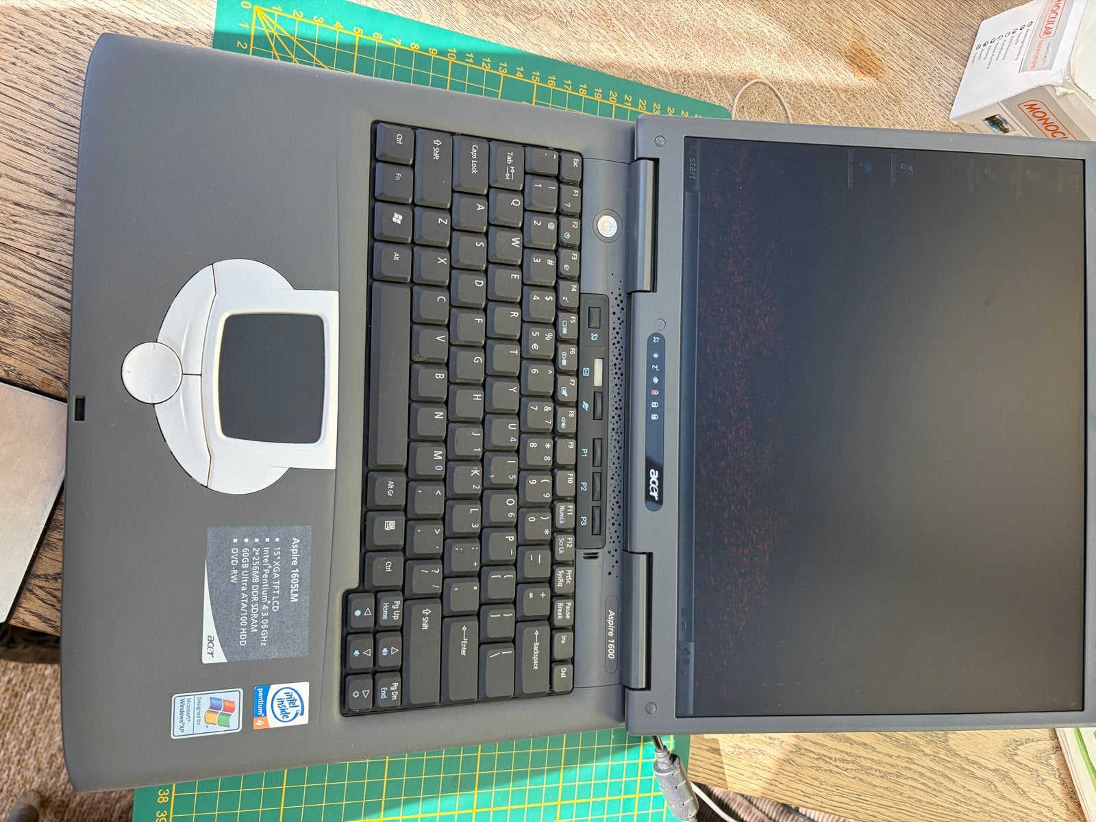 Acer Aspire 1600 Laptop met Windows XP en accessoires, Gebruikt, HDD, Minder dan 2 Ghz, Ophalen of Verzenden