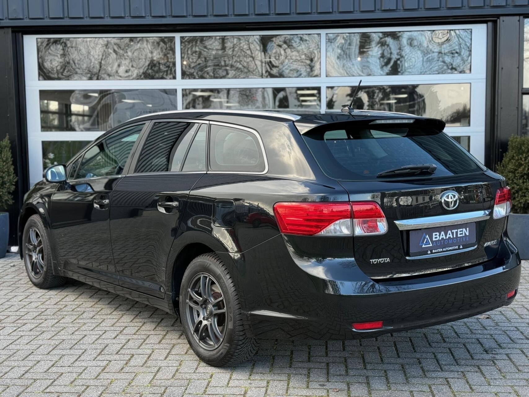 Toyota Avensis Wagon 1.8 VVTi Facelift|2e eig.|Camera|BT|Cru, Auto's, Toyota, Avensis, 4 cilinders, Handgeschakeld, 1500 kg