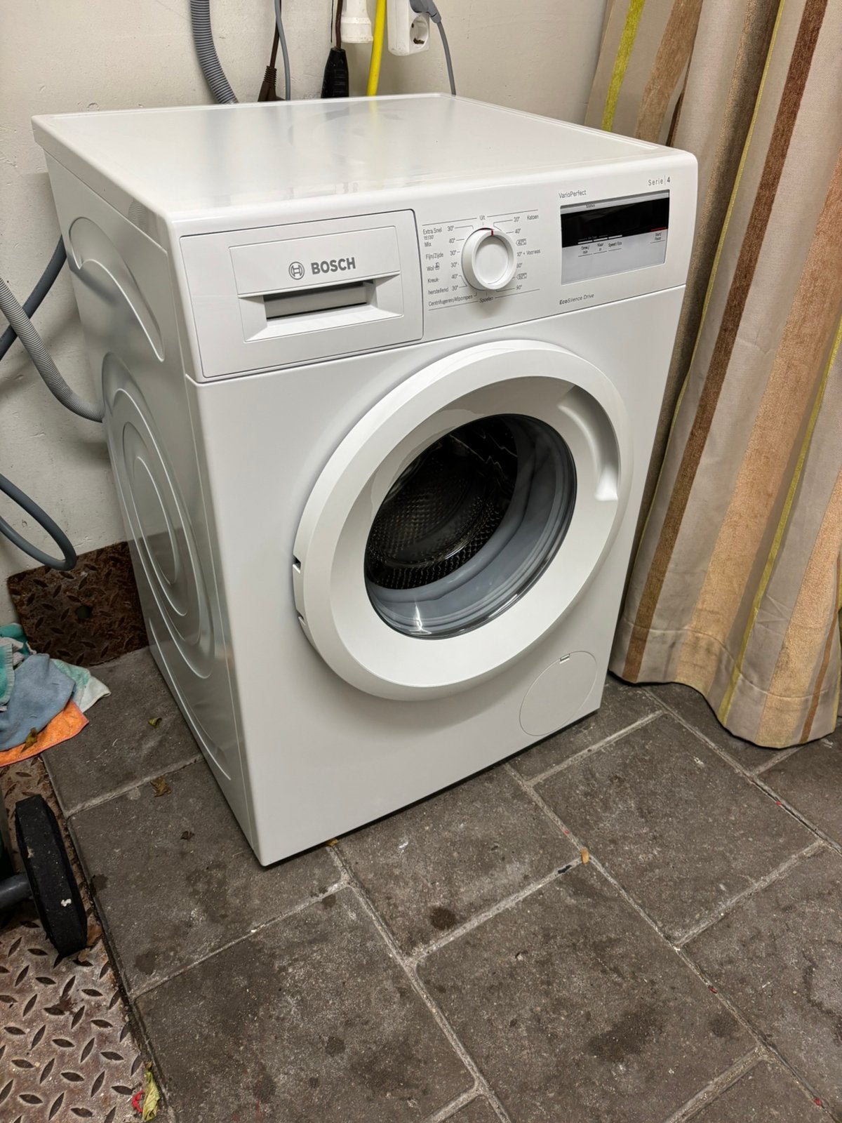 A+++ Wasmachine | Bosch Serie 4 | Werkt Super | Schoon, Witgoed en Apparatuur, Wasmachines, Gebruikt, Voorlader, 6 tot 8 kg, Minder dan 85 cm