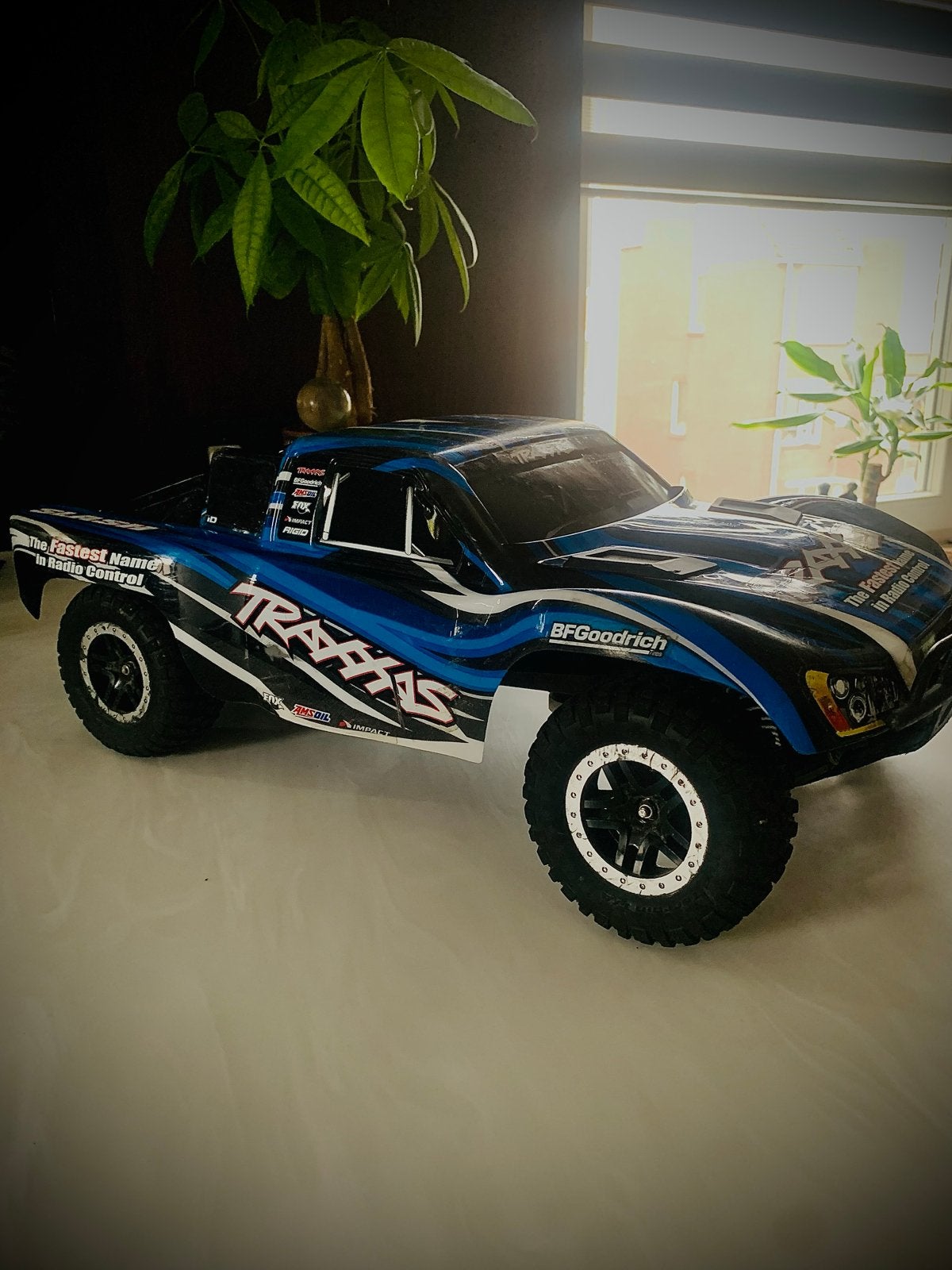 Traxxas Slash RC Auto - Zo goed als nieuw, Auto offroad, Zo goed als nieuw, Schaal 1:10, RTR (Ready to Run)