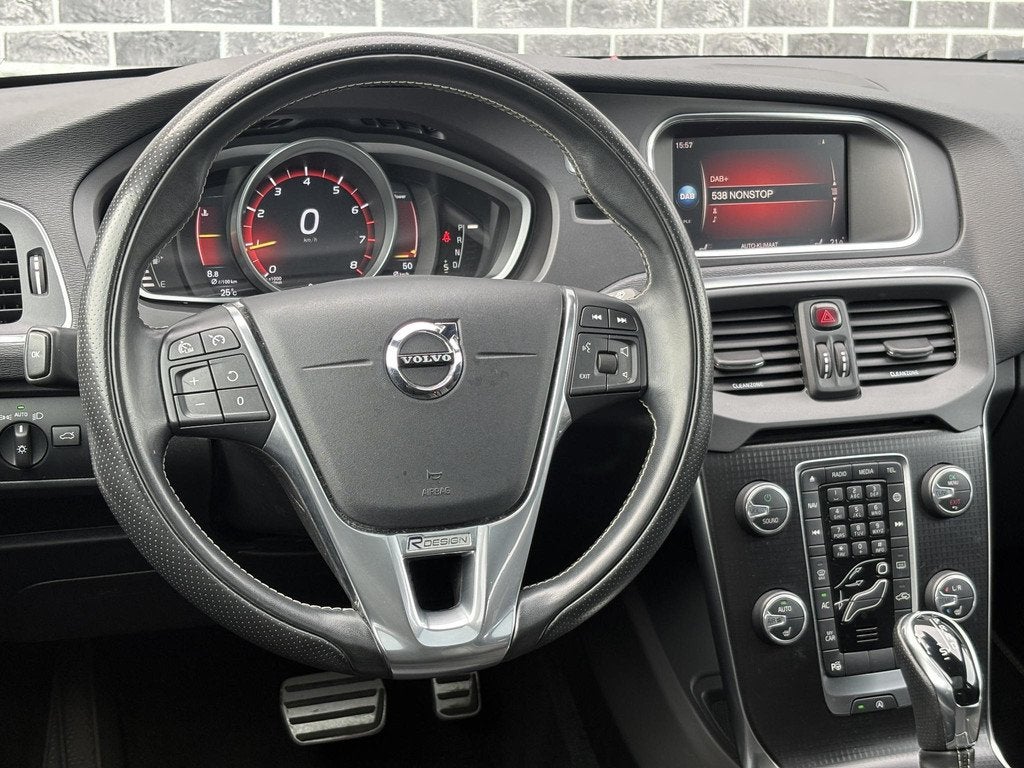 Volvo V40 1.5 T3 Polar+ Sport | Panoramadak | Navigatie | DA, Auto's, Volvo, 12 maanden, Euro 6, 4 cilinders, Automatische klimaatregeling