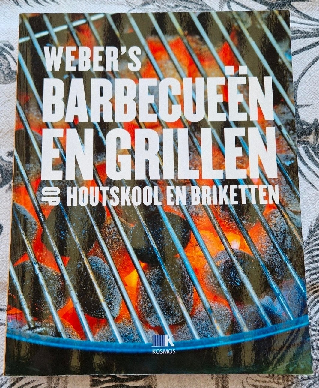 Weber's Barbecueën en Grillen op Houtskool en Briketten, Boeken, Kookboeken, Ophalen of Verzenden, Zo goed als nieuw
