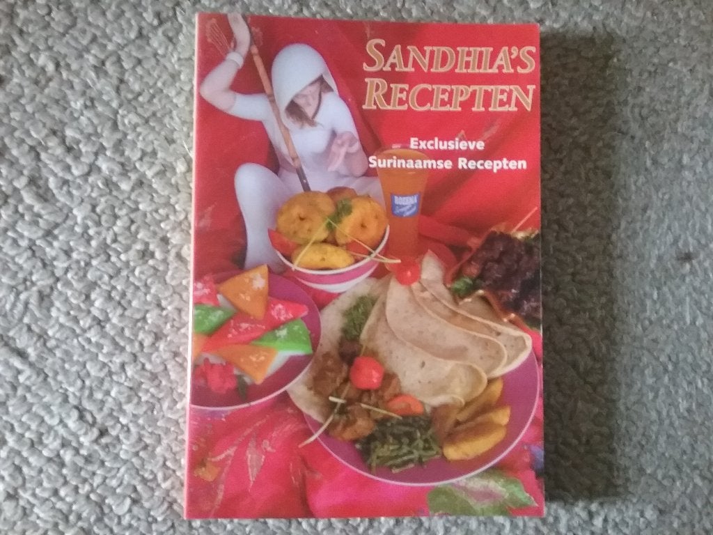 Sandhia's recepten - exclusieve Surinaamse recepten (2001), Boeken, Kookboeken, Zuid-Amerika, Zo goed als nieuw, Tapas, Hapjes en Dim Sum