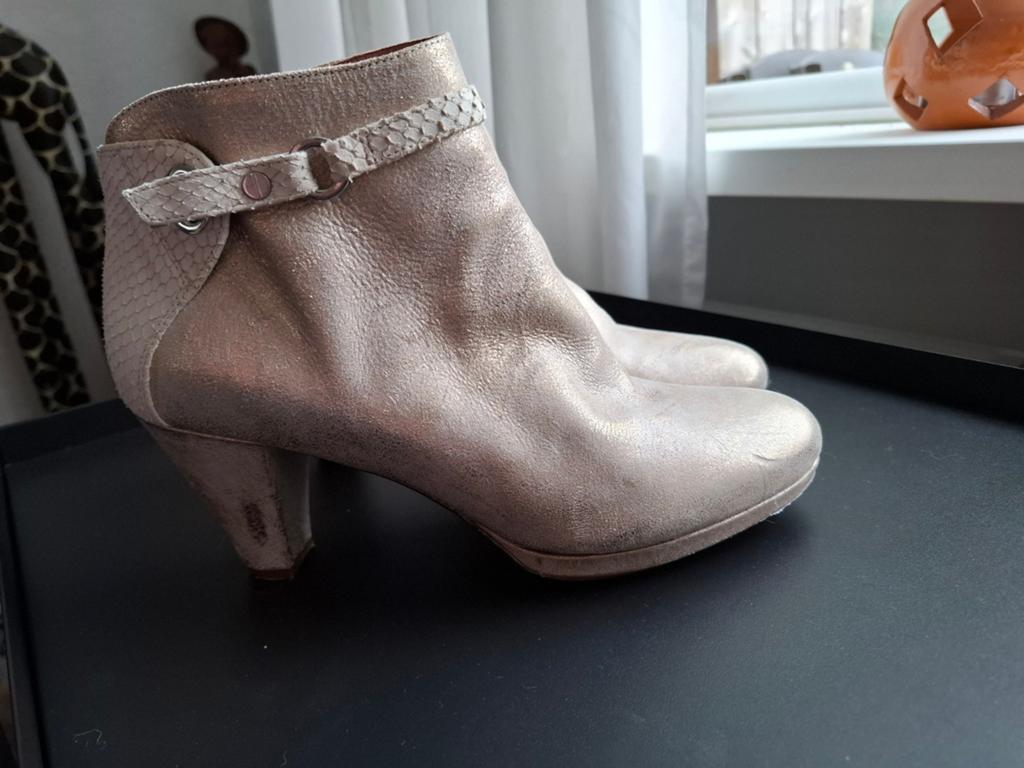Gedragen gouden enkellaarsjes met hak, Overige kleuren, Lage of Enkellaarzen, Ophalen of Verzenden, Freeflex