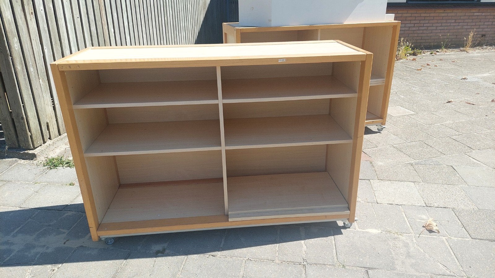 Houten opbergkast met planken en wielen van Schilte, Huis en Inrichting, Ophalen, Gebruikt