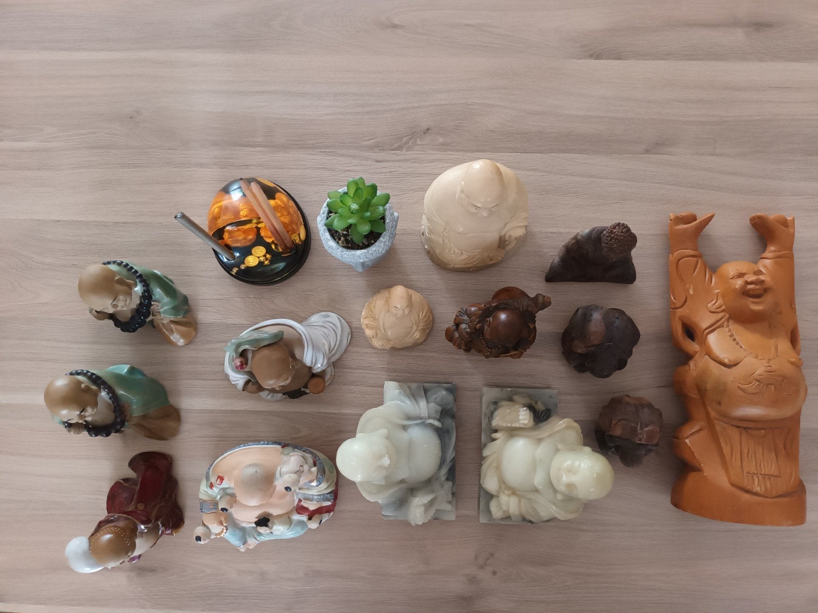 Collectie van 16 Boeddha beelden, Ophalen, Gebruikt, Hout, Meerkleurig