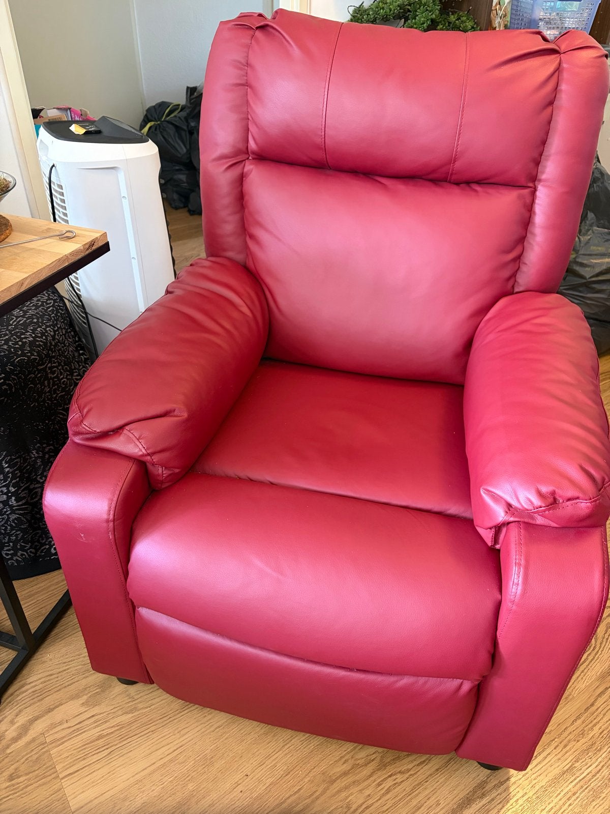 Comfortabele rode fauteuil - Zo goed als nieuw, Ophalen, Zo goed als nieuw, Overige materialen, 75 tot 100 cm