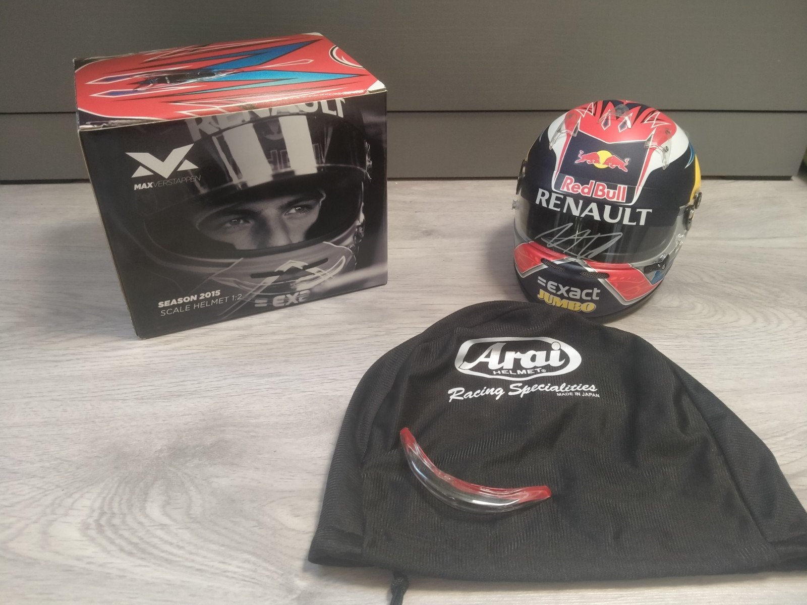 Gesigneerd Max Verstappen 1:2 helm 2015., Ophalen of Verzenden, Nieuw, Formule 1