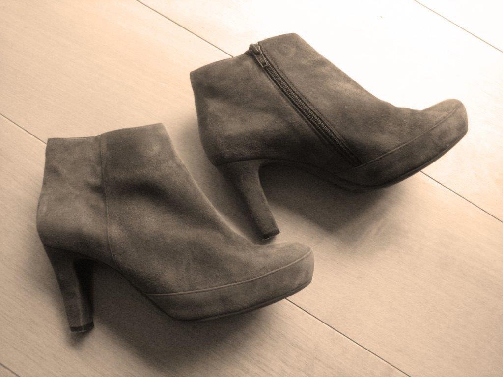 Elegante zacht bruin suede enkellaarsjes UNISA 37 snazzeys, Bruin, Verzenden, Lage of Enkellaarzen, Nieuw