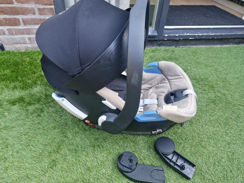 Cybex Gold autostoel beige inclusief adapters, Overige merken, 15 t/m 36 kg, Ophalen of Verzenden, Zo goed als nieuw