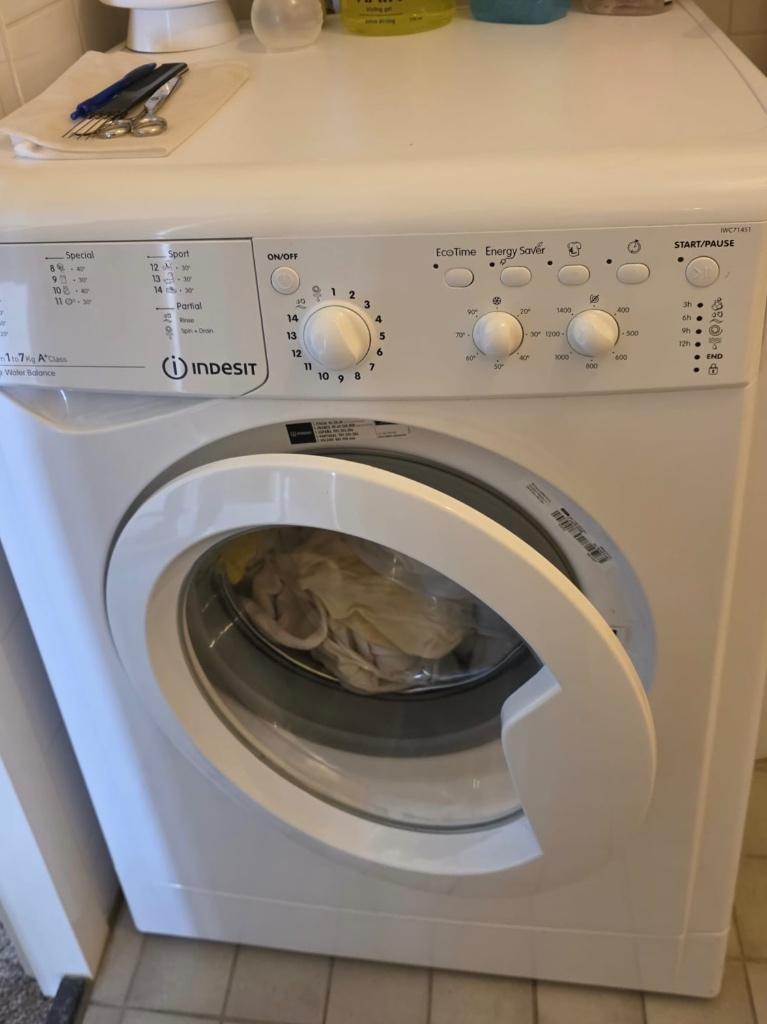 Indesit IWC71451 Wasmachine - 7kg, 1400 toeren, Ophalen, Gebruikt, 85 tot 90 cm, Energieklasse A of zuiniger